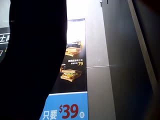 CZZ-327 麦当劳店经理在更衣室放摄像头偷窥假期兼职学妹高清真实女孩子赚点钱太难了