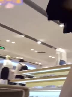 UCT-503 大神抄底漂亮妹子太小心了一路尾随好不容易才找到机会偷拍裙底风光